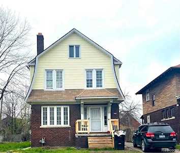 2410 Highland St Detroit, MI 48206