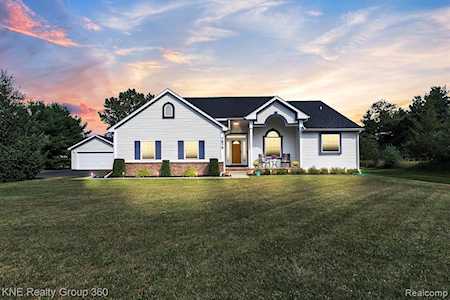 7879 Quaker Ln Green Oak Twp, MI 48116