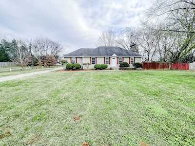 7324 Greenway Dr Murfreesboro, TN 37130