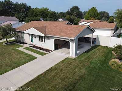 18354 Winwood Ave Brownstown Twp, MI 48193