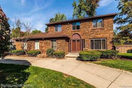 35312 Northmont Dr Farmington Hills, MI 48331