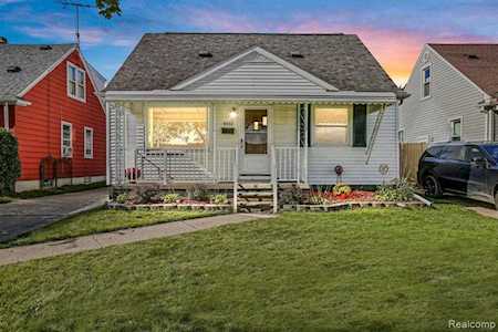 6452 Jackson St Taylor, MI 48180