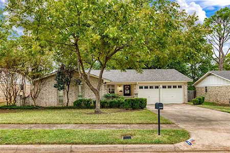 1908 Victoria Drive Arlington, TX 76012