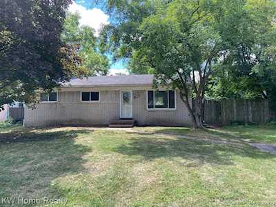 27619 Shiawassee Rd Farmington Hills, MI 48336