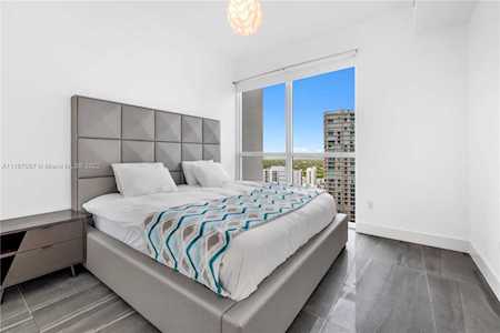 1080 Brickell Ave #2803 Miami, FL 33131