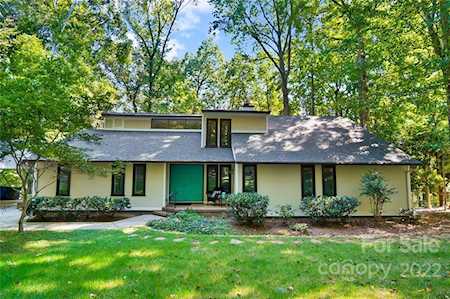 1220 Glenn Valley Dr Matthews, NC 28105