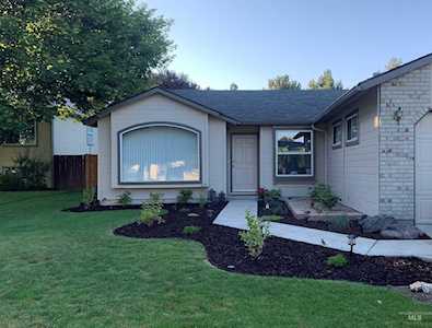5668 S Kalmia Place Boise, ID 83716