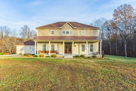 1206 Golf Course Ln Ashland City, TN 37015