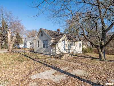 332 Riverview Dr Creve Coeur, IL 61610
