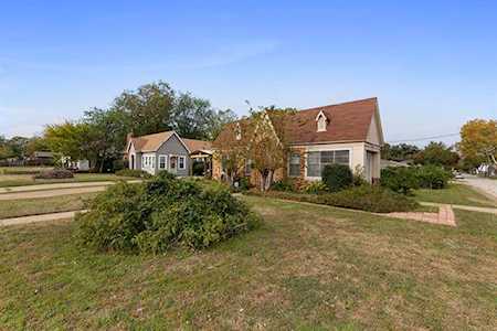 801 Austin Street Arlington, TX 76012