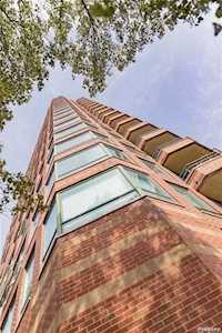 3320 Spinnaker Ln #9A Detroit, MI 48207