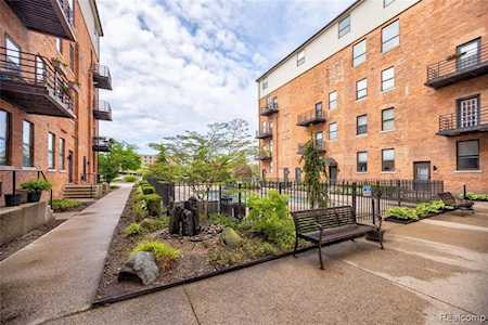 6533 E Jefferson Ave #408 Detroit, MI 48207