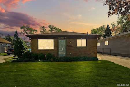 5397 Jackson St Dearborn Heights, MI 48125