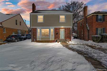 8536 Ward St Detroit, MI 48228
