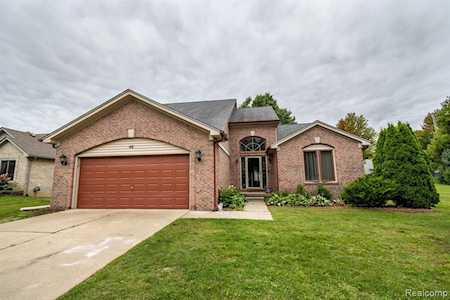 44 Mill Creek Ave Lapeer, MI 48446