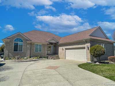 47113 Chippenham Ct Shelby Twp, MI 48315