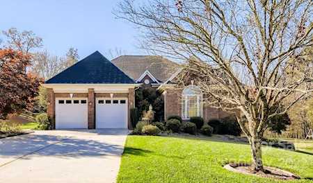 4856 Sherborne Dr Harrisburg, NC 28075