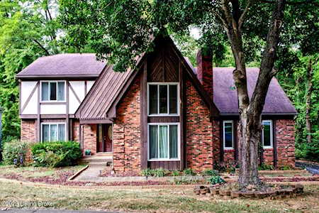 2106 Bainbridge Row Dr Louisville, KY 40207