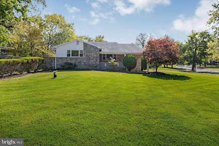 428 Fireside Ln Cherry Hill, NJ 08003