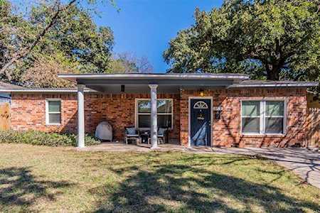337 Ash Street Lewisville, TX 75057