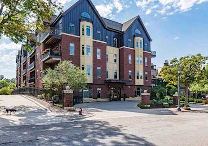 301 Clifton Avenue #2J Minneapolis, MN 55403