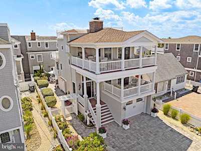 8 7th St Beach Haven, NJ 08008