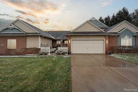 662 Shoreview Fenton, MI 48430