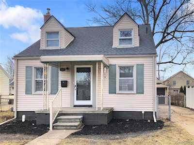 4231 Cummings Ave Berkley, MI 48072