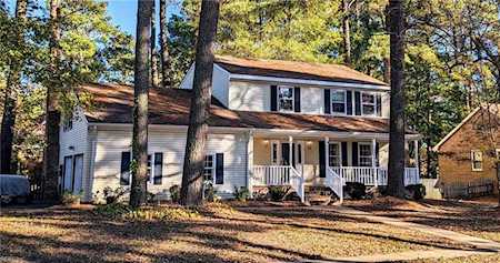 401 Pines of Warrick Dr Chesapeake, VA 23322