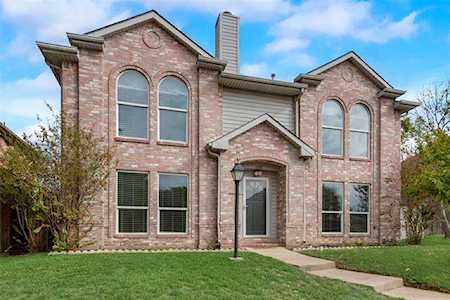 1428 Creekview Drive Lewisville, TX 75067