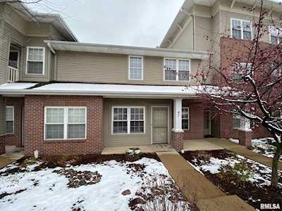 11217 N Oakwood Dr Peoria, IL 61615