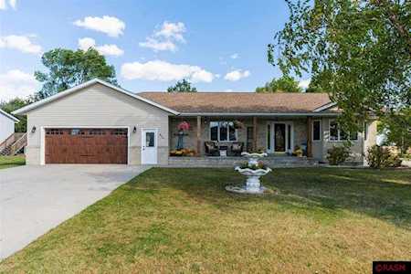 624 E Nathan St Lake Crystal, MN 56055