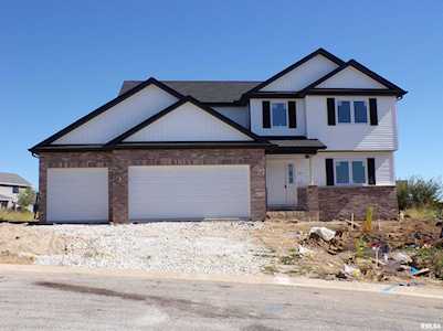 302 Elgin Ct Washington, IL 61571