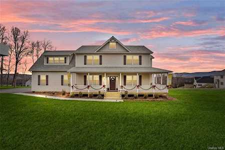 78 Joyce Way New Windsor, NY 12553