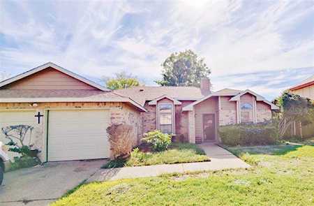 216 Iberis Drive Arlington, TX 76018