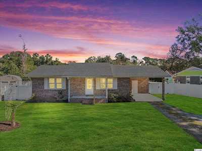 526 Oak Circle Dr. Myrtle Beach, SC 29588