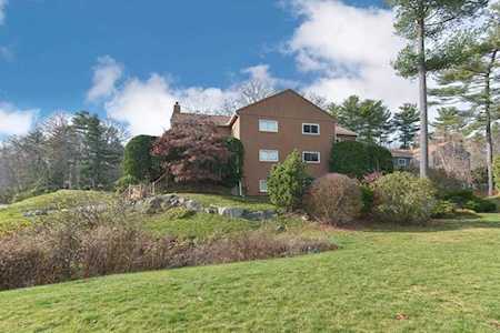2 Loyalist Dr #2 Uxbridge, MA 01569