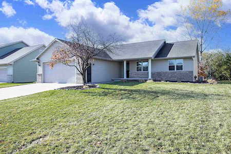 2346 Deer Prairie Dr Neenah, WI 54956