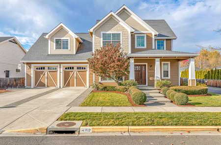 817 Buck Point St Central Point, OR 97502