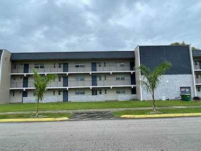 7820 S S Colony Circle #207 Tamarac, FL 33321