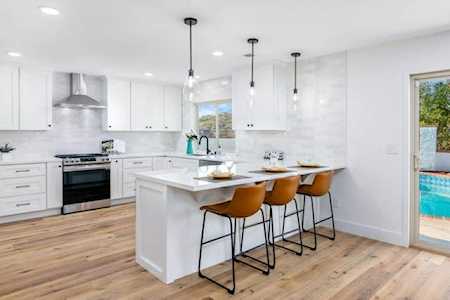 9086 Rowlett Ave San Diego, CA 92129
