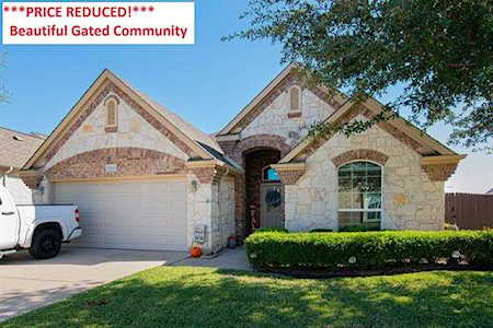 2000 Park Vista Lane Euless, TX 76039