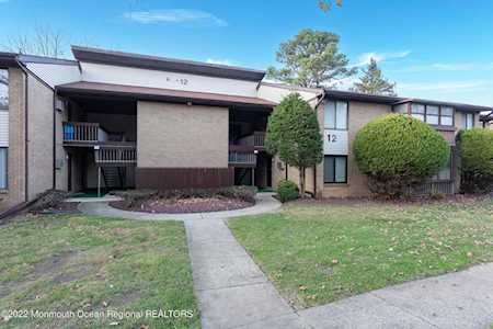12 Pine Cluster Circle Manalapan, NJ 07726