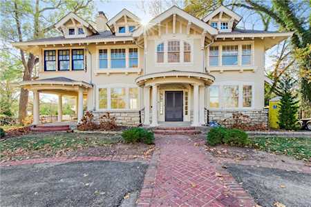 425 W 55th St Kansas City, MO 64113