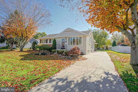 8 Barclay St Cinnaminson, NJ 08077