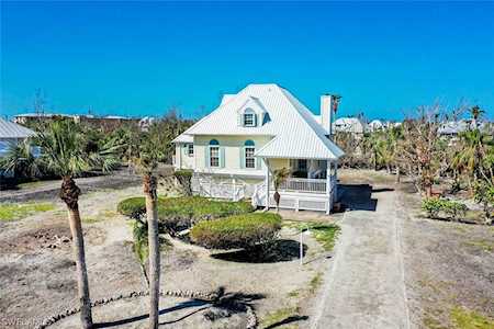 251 Christofer Ct Sanibel, FL 33957