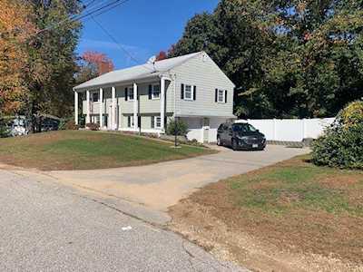 5 Strawberry Hill Dr Rochester, NH 03867