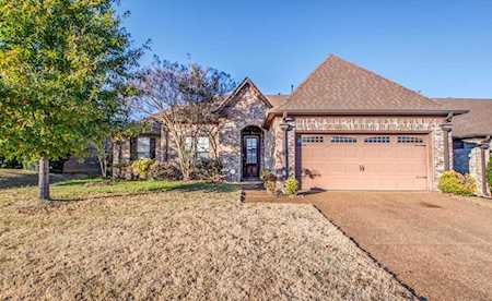 10198 Old Well Ter Memphis, TN 38016