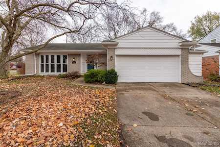15252 Farmbrook Dr Plymouth Twp, MI 48170