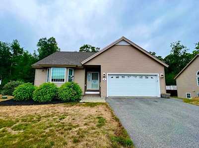 4 Juniper Ln Newton, NH 03858